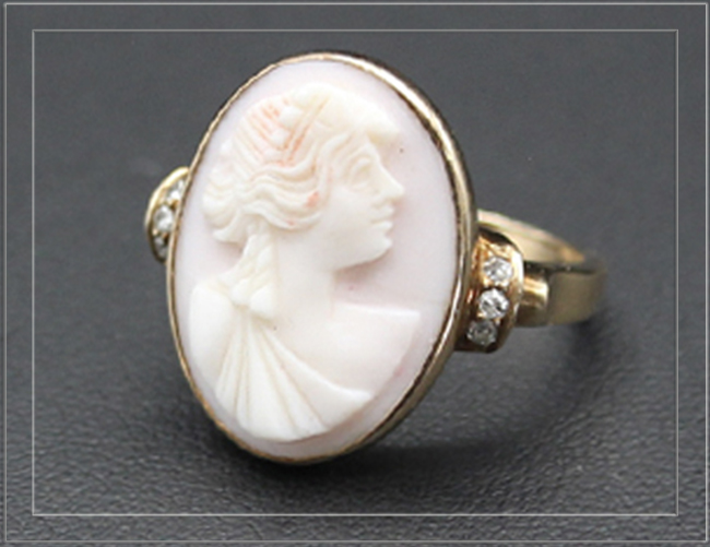 Vintage-14K-Yellow-Gold-Conch-Shell-and-Diamond-Cameo-Ring