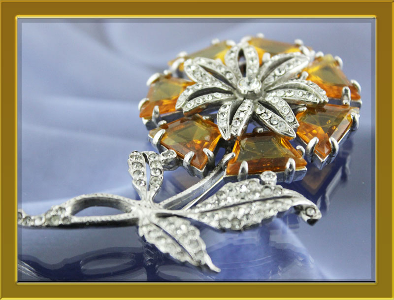 Reinad-1930's-or-40's-Huge-Amber-Flower-Brooch