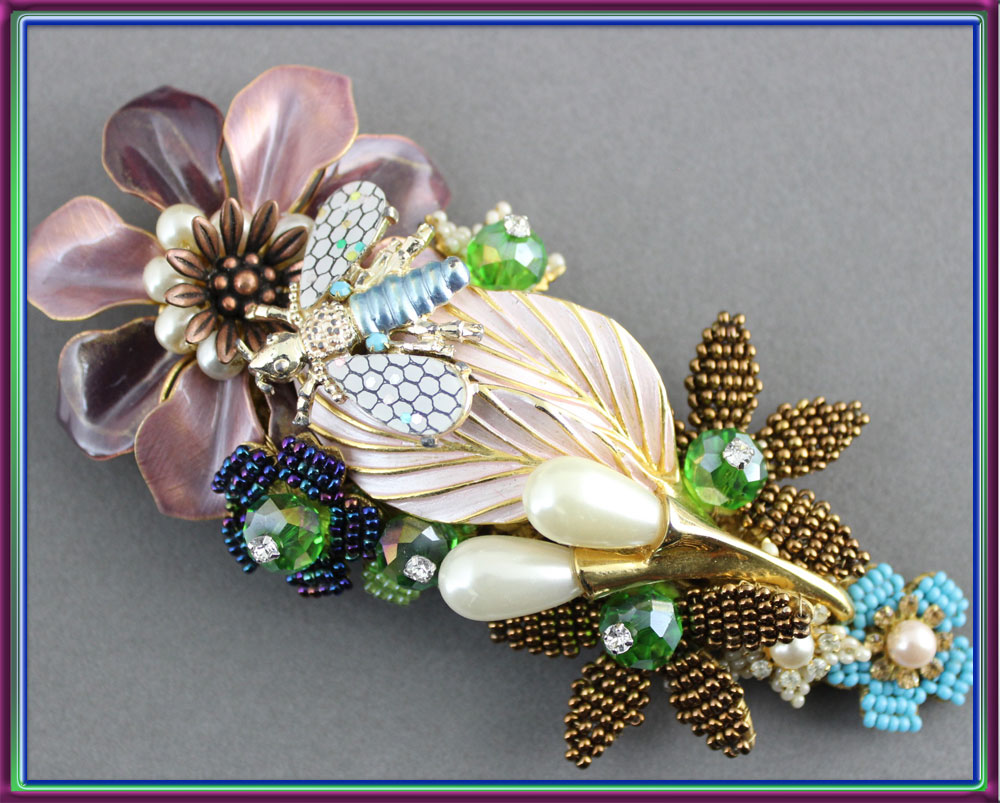 STANLEY-HAGLER-Bee-Brooch-with-Flowers-,Diamanté-Beads-and-Pearls